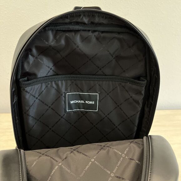 Michael Kors Signature EVERETT BLACK FRONT POCKET LARGE BACKPACK BAG UNISEX NEW - Picture 10 of 12